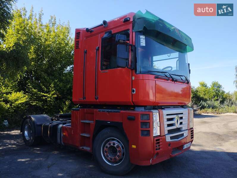 Тягач Renault Magnum 2002 в Семеновке