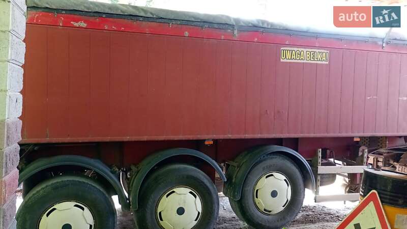 Тягач Renault Magnum 2005 в Кореці