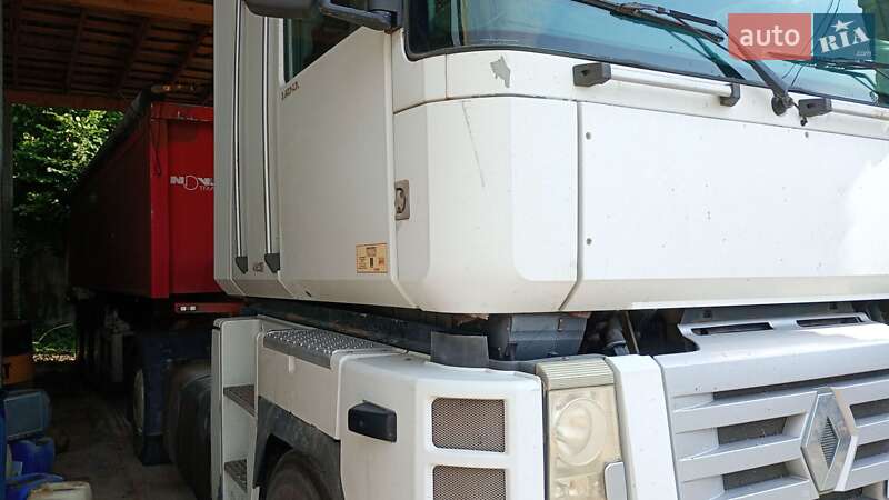 Тягач Renault Magnum 2005 в Кореці