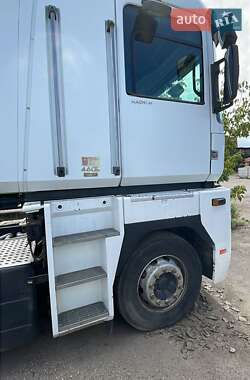 Тягач Renault Magnum 2010 в 