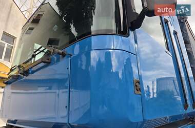 Тягач Renault Magnum 2002 в 