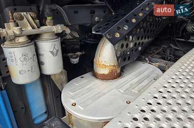 Тягач Renault Magnum 2002 в 