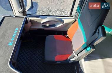 Тягач Renault Magnum 2011 в 