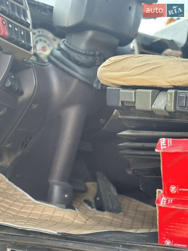 Тягач Renault Magnum 2008 в Львове