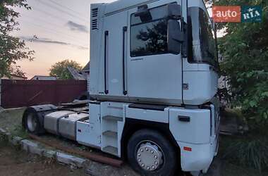 Тягач Renault Magnum 2004 в 