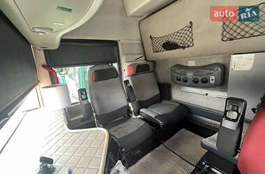 Тягач Renault Magnum 2012 в 