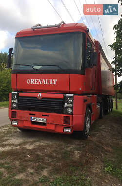 Зерновоз Renault Magnum 2001 в Краснокутську