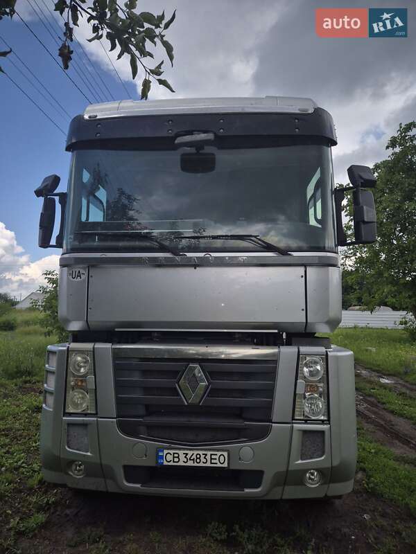Тягач Renault Magnum 2010 в 