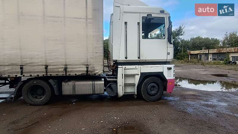 Тягач Renault Magnum 2005 в Львове