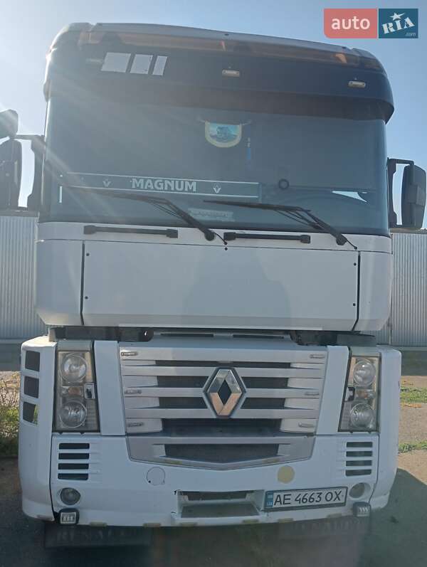 Тягач Renault Magnum 2005 в 
