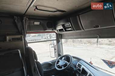Тягач Renault Magnum 2004 в 