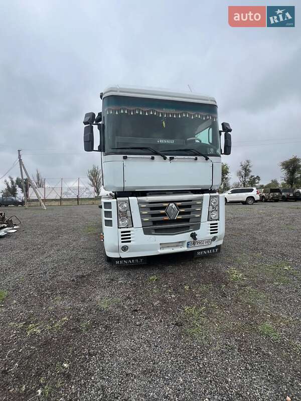 Тягач Renault Magnum 2005 в 