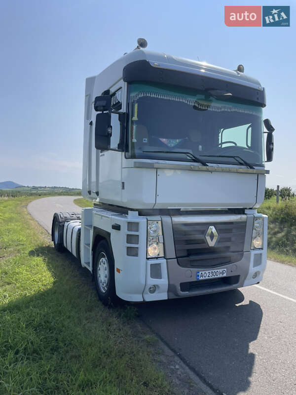 Тягач Renault Magnum 2011 в Иршаве