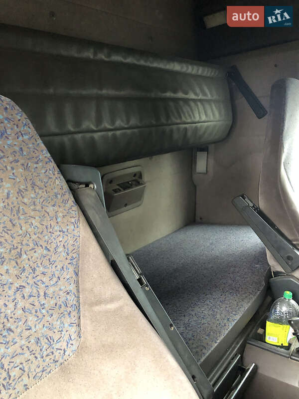 Контейнеровоз Renault Magnum 2006 в Очакове