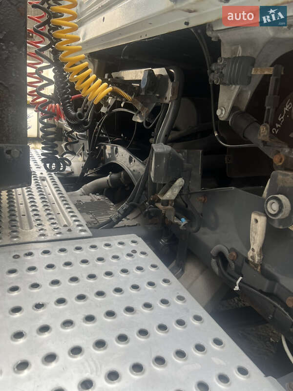 Тягач Renault Magnum 2011 в Ужгороде