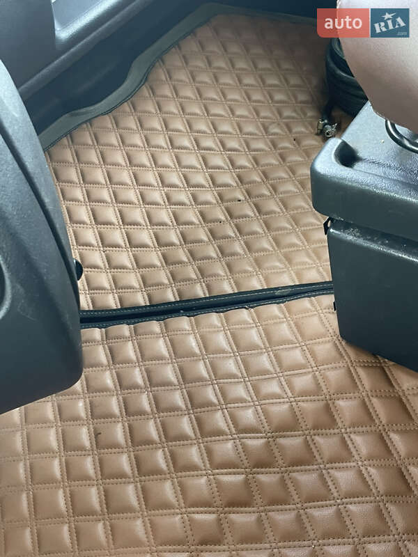 Тягач Renault Magnum 2011 в Іршаві