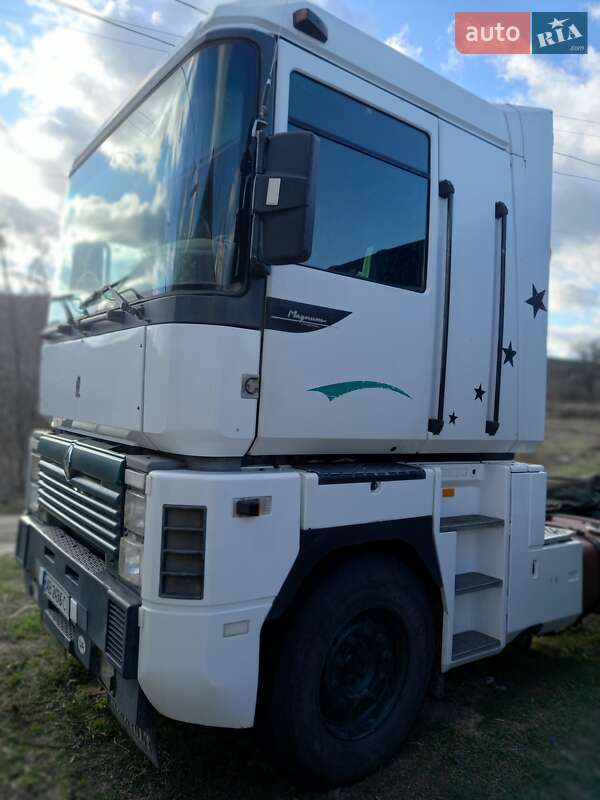 Зерновоз Renault Magnum 1998 в Балті