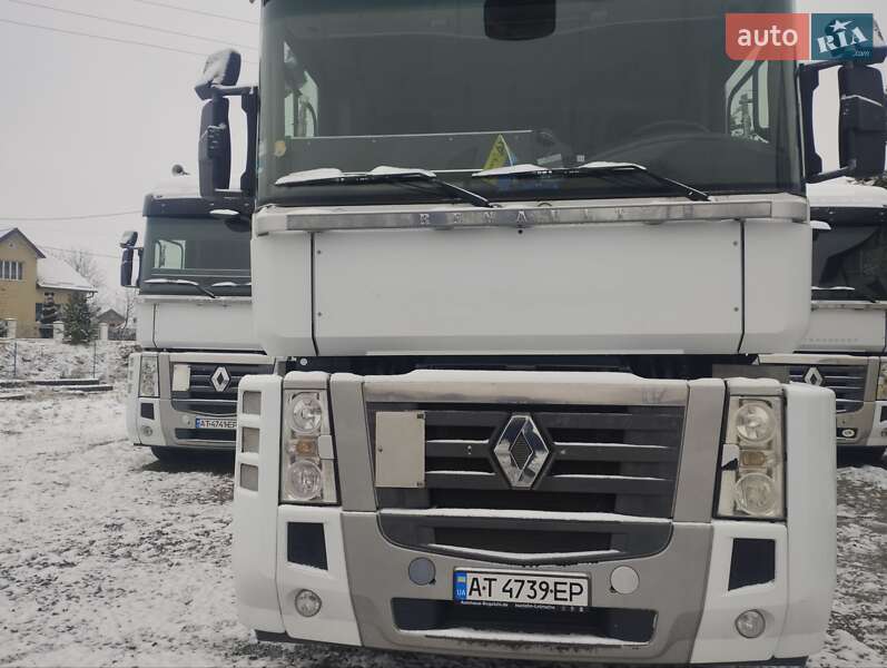 Тягач Renault Magnum 2011 в Долині