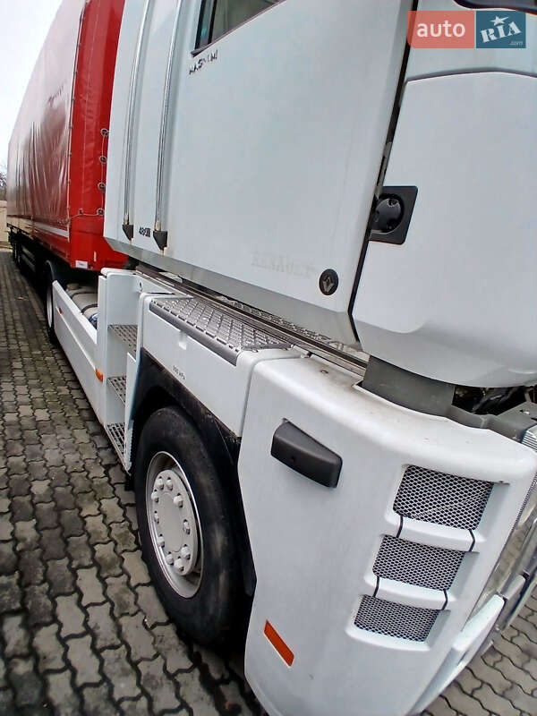 Тягач Renault Magnum 2011 в Мукачевому