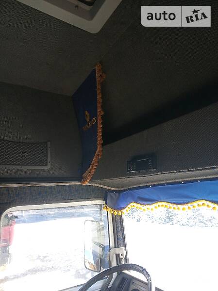 Тентований Renault Manager 1995 в Кельменцях