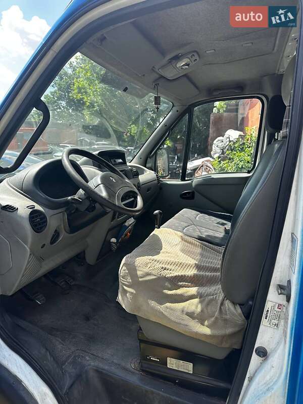 Вантажний фургон Renault Mascott 2002 в Львові