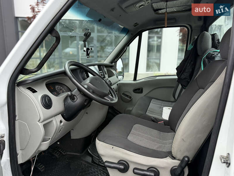 Автовоз Renault Mascott 2004 в Городке
