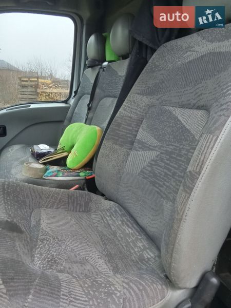 Грузовой фургон Renault Mascott 2006 в Ковеле