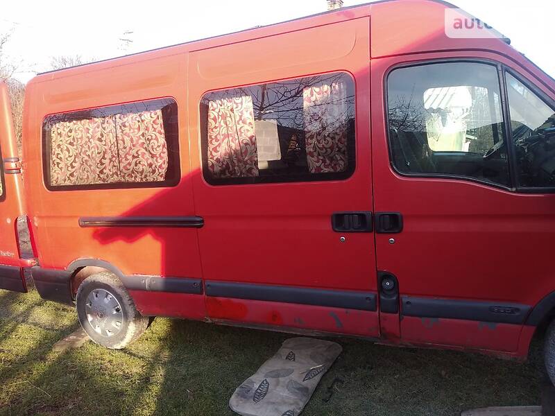 Вантажопасажирський фургон Renault Master 2000 в Львові