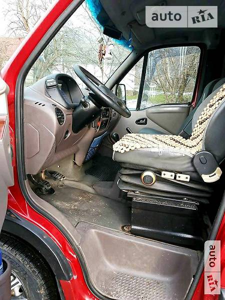 Вантажопасажирський фургон Renault Master 1999 в Чернівцях