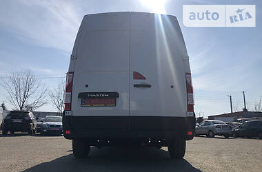 Вантажопасажирський фургон Renault Master 2015 в 