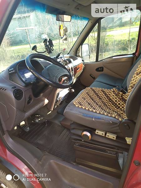 Вантажопасажирський фургон Renault Master 1999 в Чернівцях