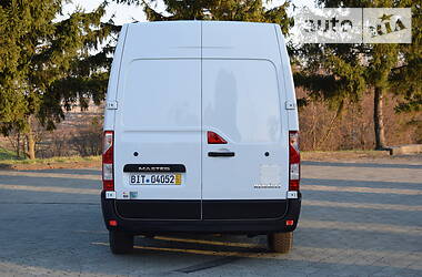 Вантажопасажирський фургон Renault Master 2016 в 