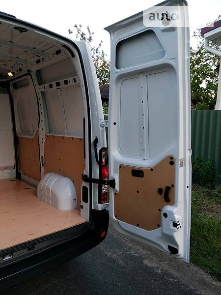 Вантажопасажирський фургон Renault Master 2017 в Броварах
