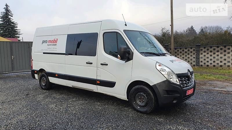 Грузопассажирский фургон Renault Master 2015 в Ровно