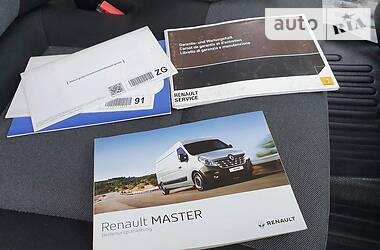 Грузопассажирский фургон Renault Master 2015 в Ровно