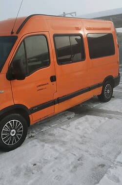 Грузопассажирский фургон Renault Master 2004 в Иршаве