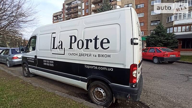 Вантажний фургон Renault Master 2009 в Ужгороді