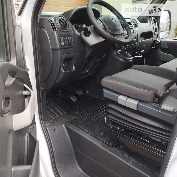 Грузовой фургон Renault Master 2018 в Дубно