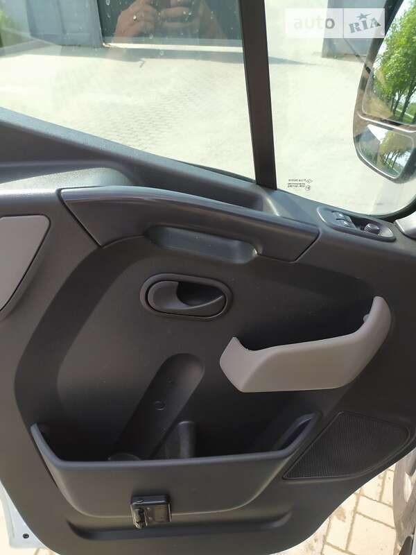 Микроавтобус Renault Master 2017 в Львове фото 76 Микроавтобус Renault Master 2017 в Львове