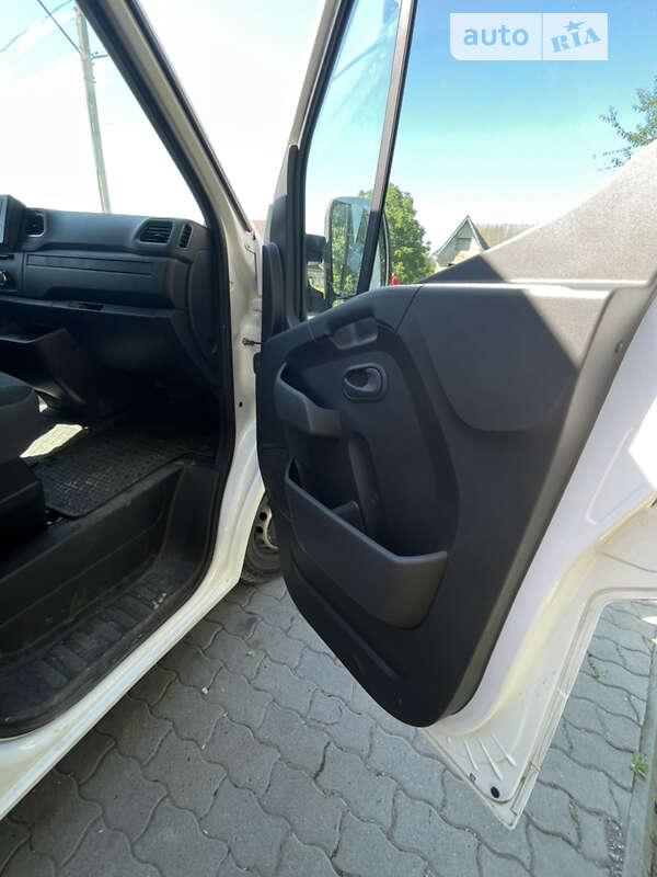 Грузовой фургон Renault Master 2021 в Надворной