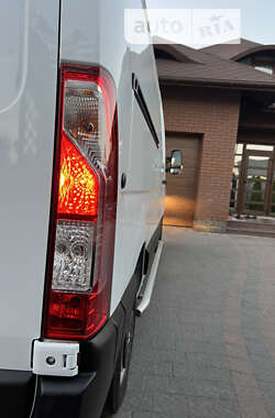Грузовой фургон Renault Master 2016 в 