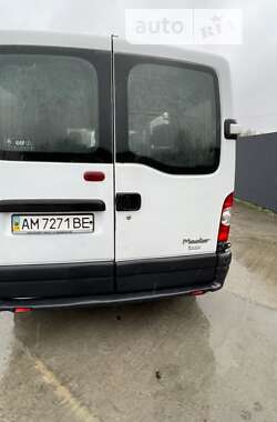 Грузопассажирский фургон Renault Master 2005 в 
