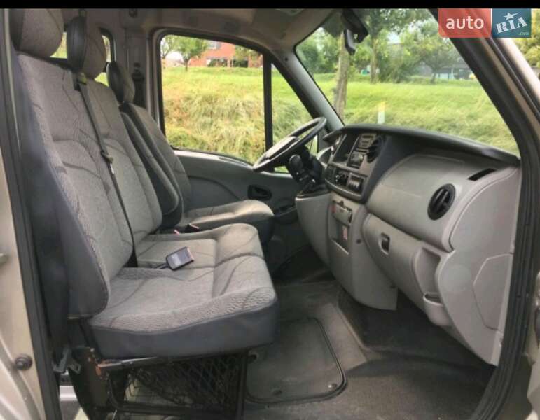 Микроавтобус Renault Master 2009 в Ровно