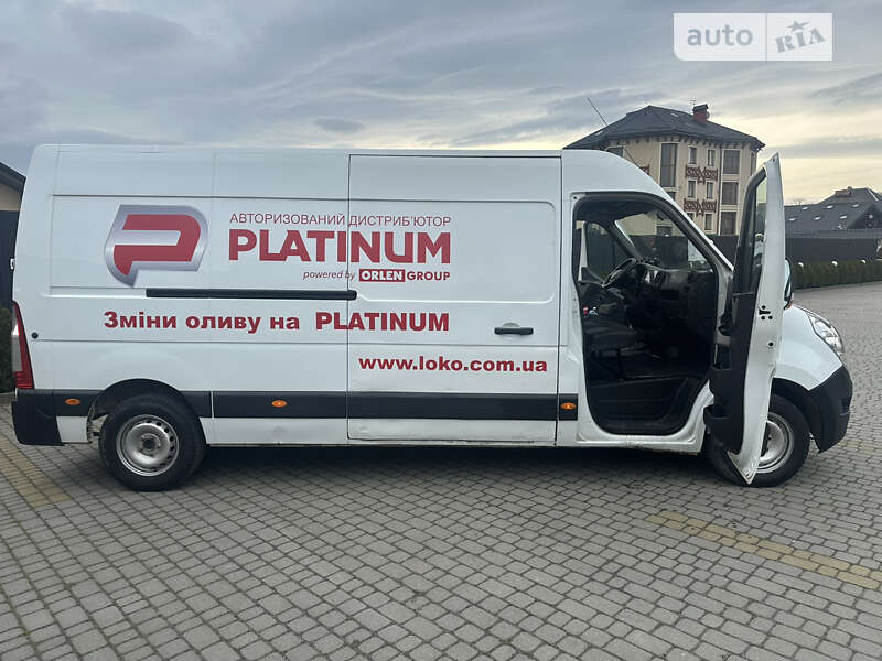 Грузовой фургон Renault Master 2011 в Львове