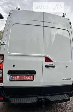 Вантажний фургон Renault Master 2016 в Львові