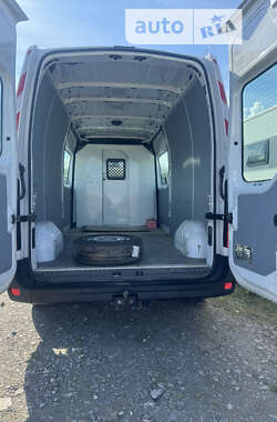 Грузовой фургон Renault Master 2019 в 