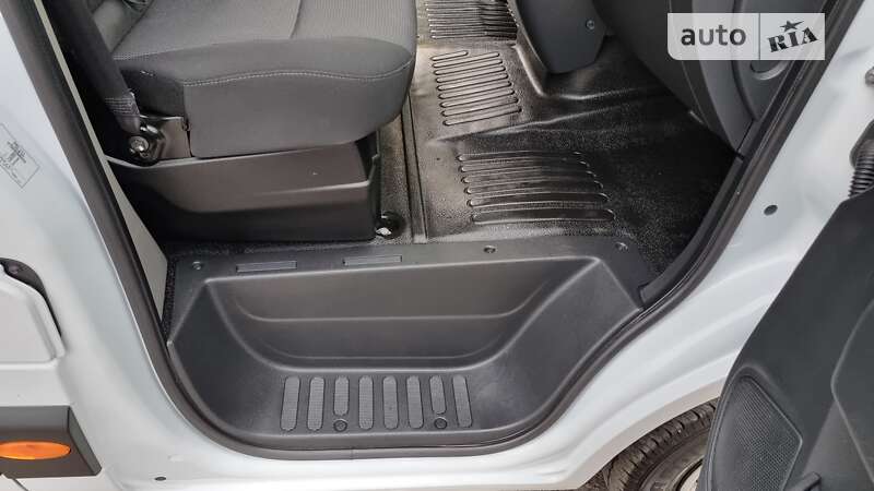 Грузовой фургон Renault Master 2022 в Житомире фото 26 Грузовой фургон Renault Master 2022 в Житомире