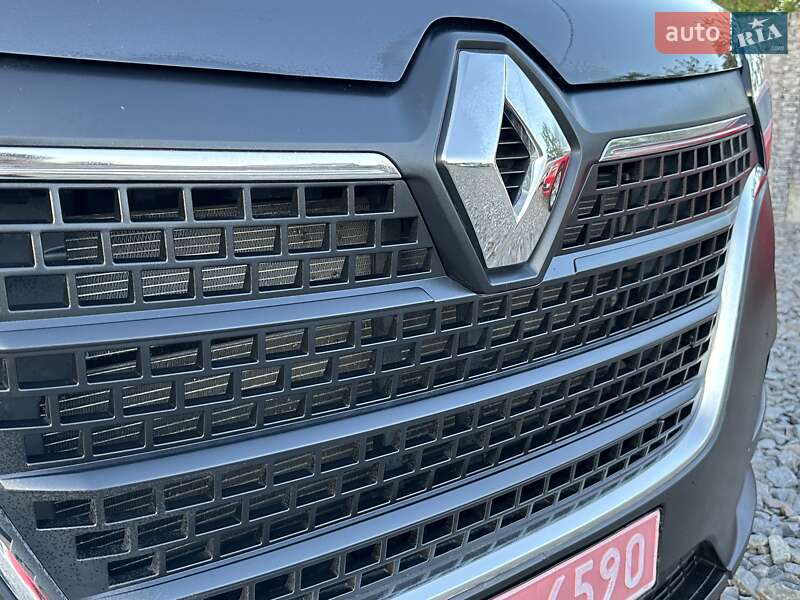 Вантажний фургон Renault Master 2020 в Рівному