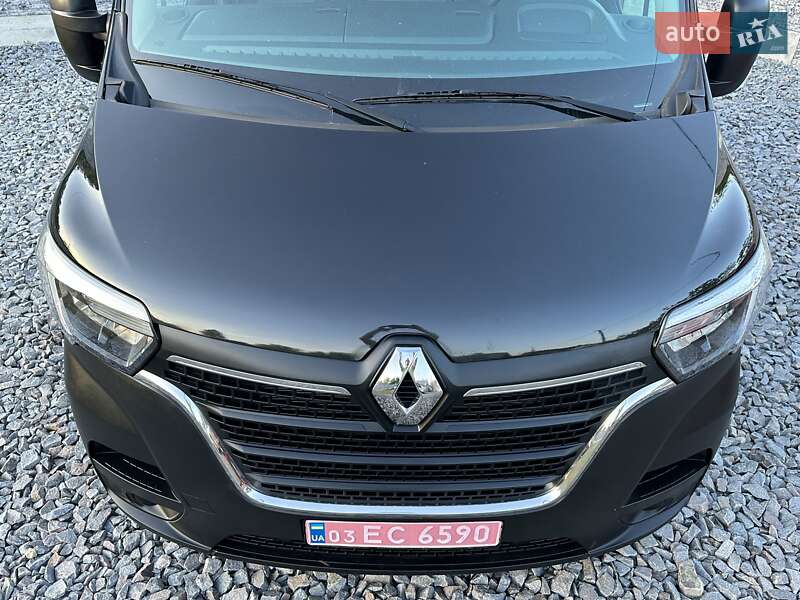 Вантажний фургон Renault Master 2020 в Рівному