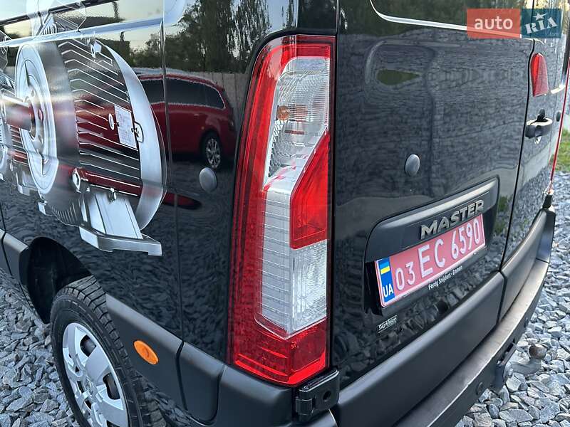 Вантажний фургон Renault Master 2020 в Рівному
